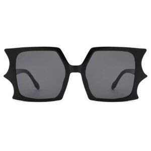 NEW Square Batwing Vintage-look Womens Sunglasses. Black with black lenses